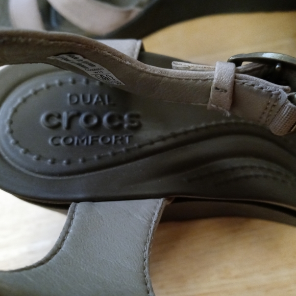 π‘π‘ CROCS FASHIONABLE SANDALS π’π’A FABULOUS GIFT π GIVING. - Picture 15 of 15